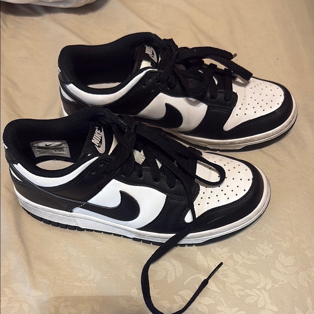 Nike Black and White Sneakers